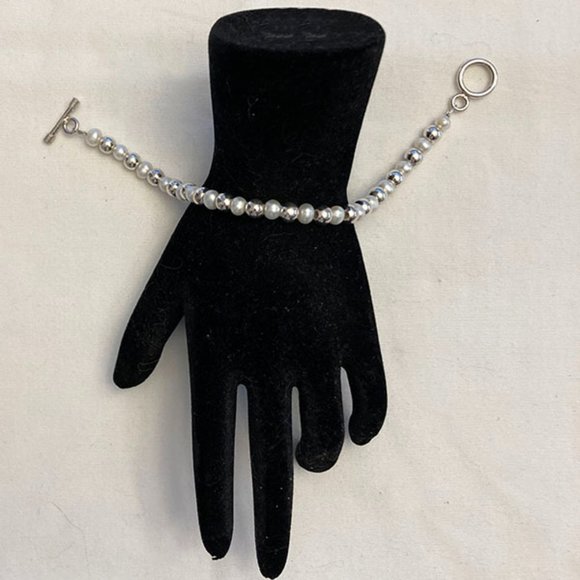 Silpada Freshwater Pearl and Sterling Silver Bead Toggle Bracelet - Picture 2 of 3